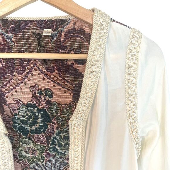 Black Swan Tapestry Cardigan - Picture 3 of 8